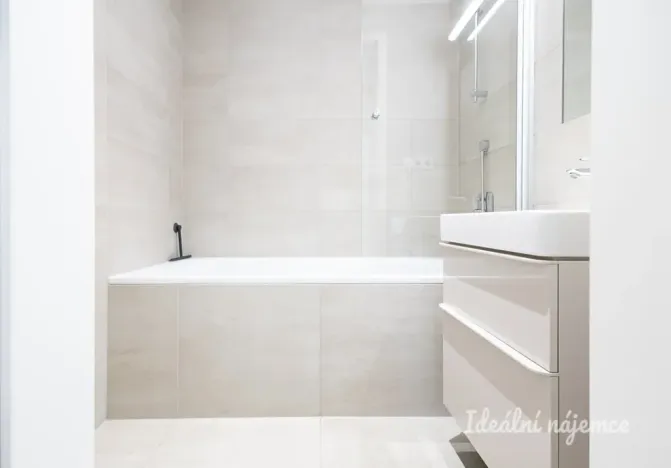 Pronájem bytu 2+kk, Praha - Libeň, Zenklova, 53 m2