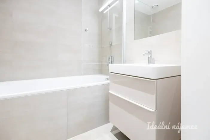 Pronájem bytu 2+kk, Praha - Libeň, Zenklova, 53 m2