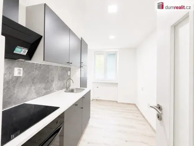 Pronájem bytu 2+1, Teplice, Třebízského, 75 m2