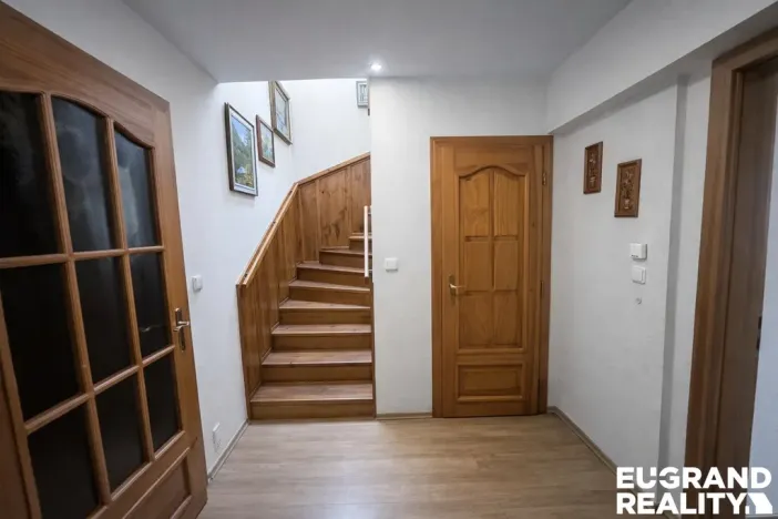 Prodej rodinného domu, Nový Bor - Janov, 219 m2