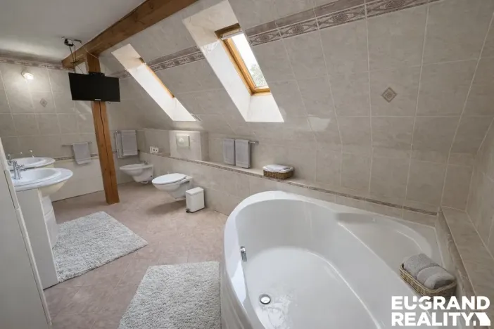Prodej rodinného domu, Nový Bor - Janov, 219 m2