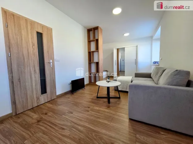 Pronájem bytu 1+kk, Veselí nad Moravou, Svatoplukova, 37 m2