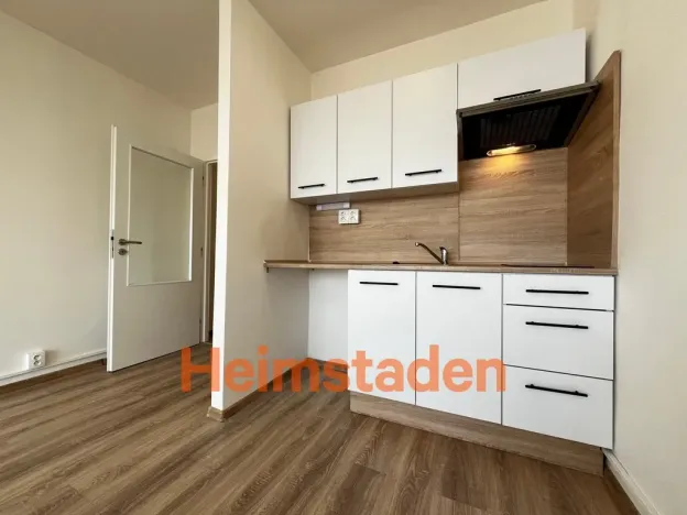 Pronájem bytu 1+kk, Orlová - Lutyně, Masarykova třída, 26 m2