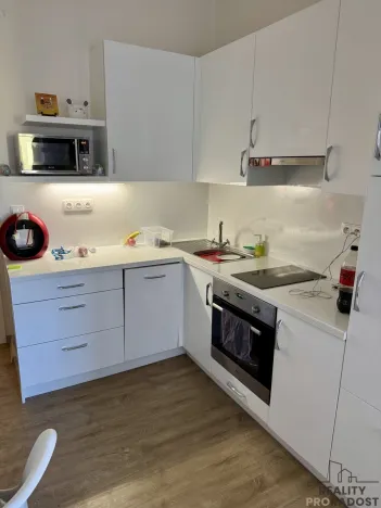 Prodej bytu 2+kk, Praha, U skládky, 41 m2