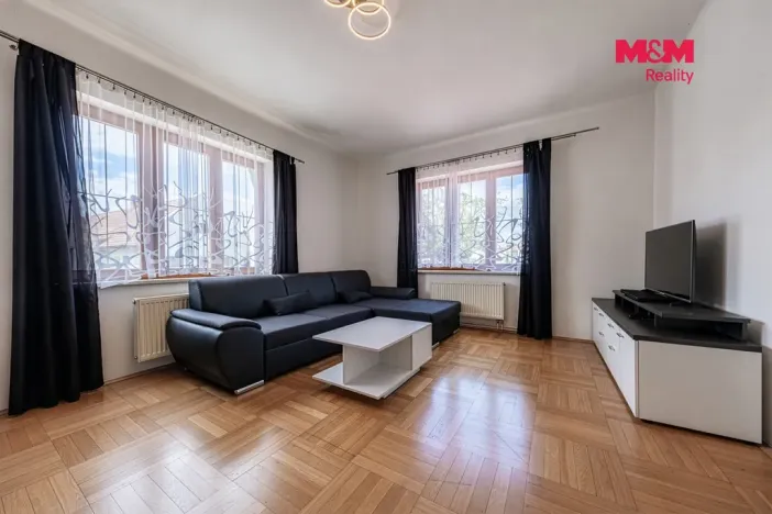 Prodej bytu 2+1, Rožďalovice, Náměstí, 63 m2