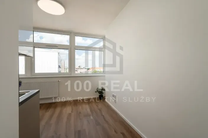 Pronájem bytu 1+kk, Pardubice, třída Míru, 27 m2