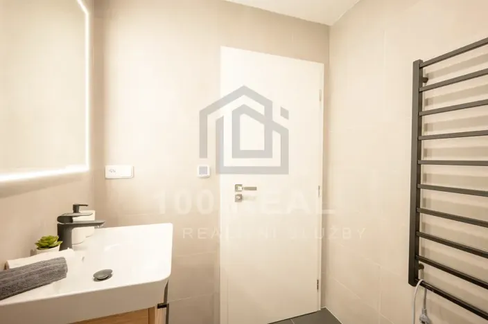 Pronájem bytu 1+kk, Pardubice, třída Míru, 27 m2