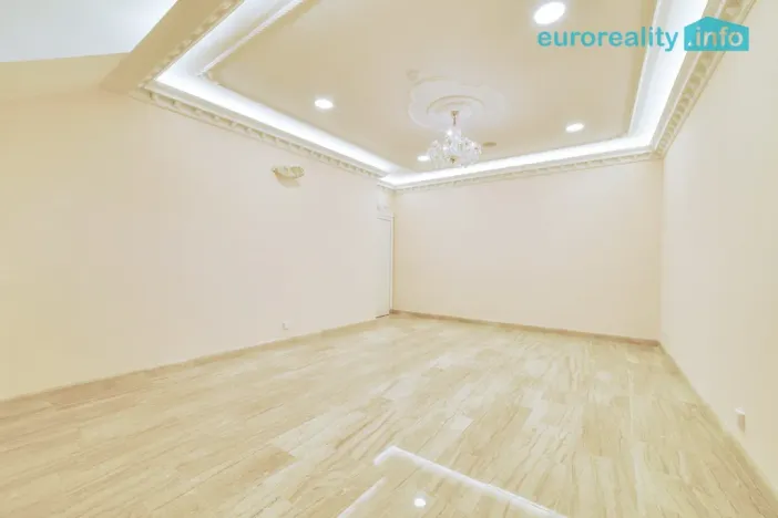 Pronájem obchodního prostoru, Karlovy Vary, Zámecký vrch, 126 m2