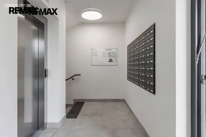 Pronájem bytu 1+kk, Kladno - Dubí, Ke křížku, 30 m2