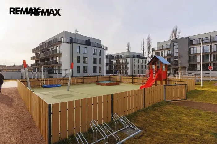 Pronájem bytu 1+kk, Kladno - Dubí, Ke křížku, 30 m2