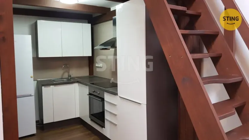 Pronájem bytu 1+kk, Žďár nad Sázavou, nám. Republiky, 40 m2