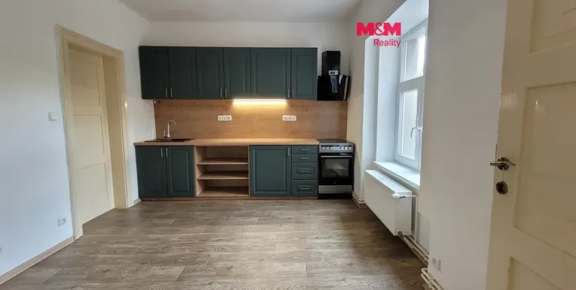 Pronájem bytu 2+kk, Lomnice nad Popelkou, Komenského, 49 m2