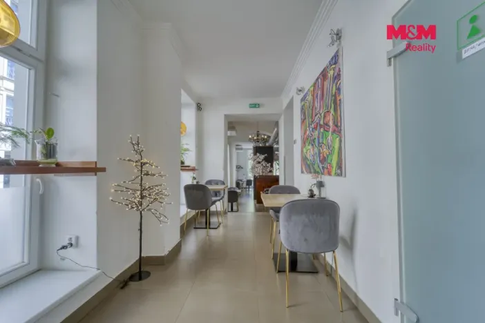 Pronájem obchodního prostoru, Mariánské Lázně, Ruská, 108 m2