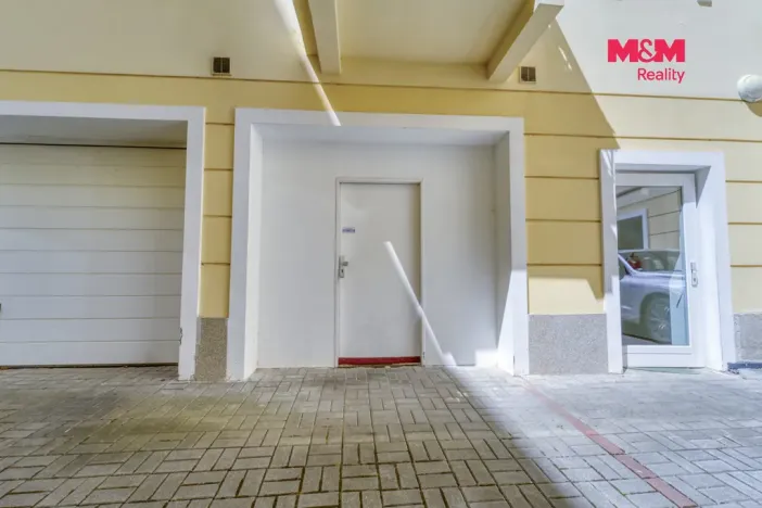 Pronájem obchodního prostoru, Mariánské Lázně, Ruská, 108 m2