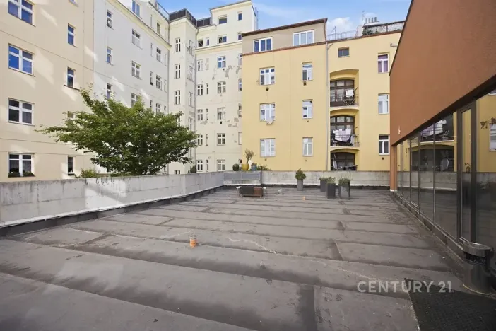 Prodej kanceláře, Praha - Smíchov, Na Zatlance, 232 m2