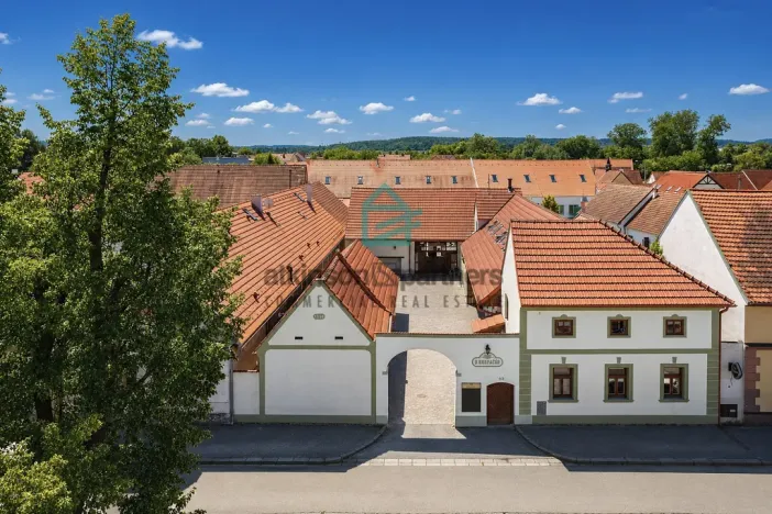 Prodej chaty, České Budějovice - České Budějovice 7, nám. Bratří Čapků, 450 m2