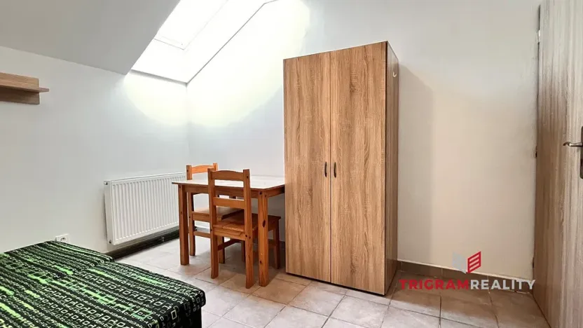 Pronájem bytu 1+kk, Hradec Králové - Plotiště nad Labem, 17 m2