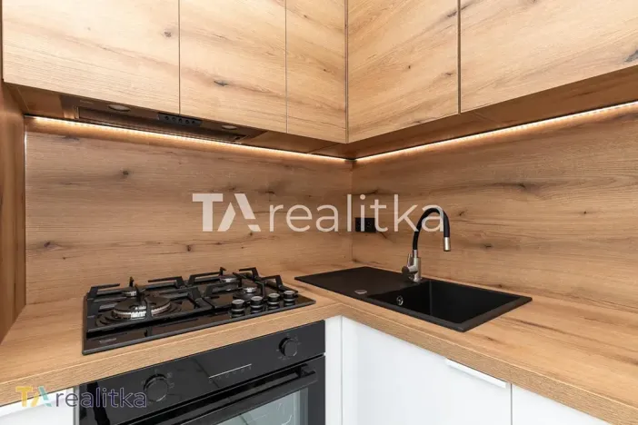 Prodej bytu 2+1, Karviná, Bratr. Veverkových, 56 m2