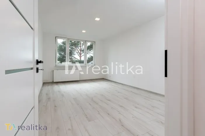 Prodej bytu 2+1, Karviná, Bratr. Veverkových, 56 m2