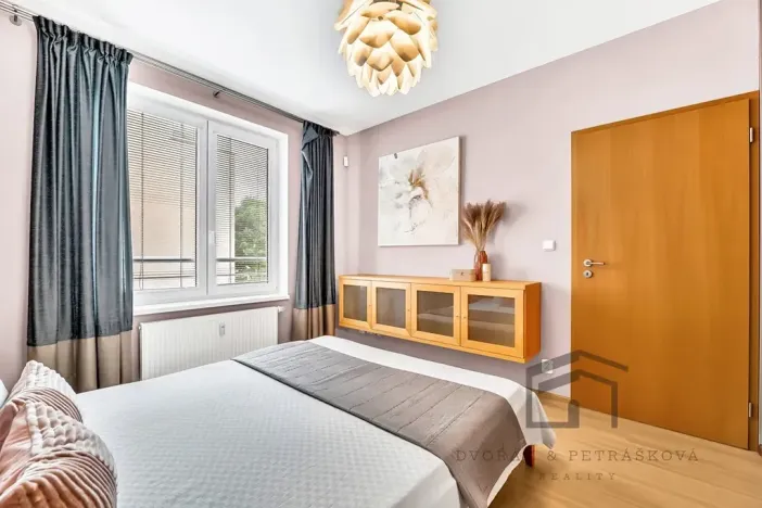 Pronájem bytu 2+kk, Praha - Záběhlice, Mattioliho, 61 m2
