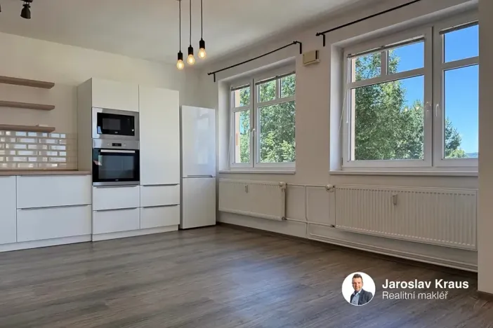 Pronájem bytu 2+kk, Jičín, Ruská, 71 m2