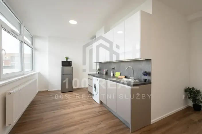 Pronájem bytu 1+kk, Pardubice, třída Míru, 27 m2