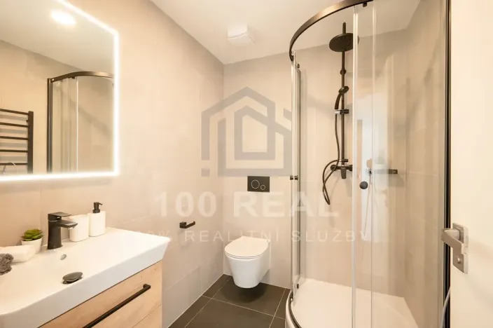 Pronájem bytu 1+kk, Pardubice, třída Míru, 27 m2