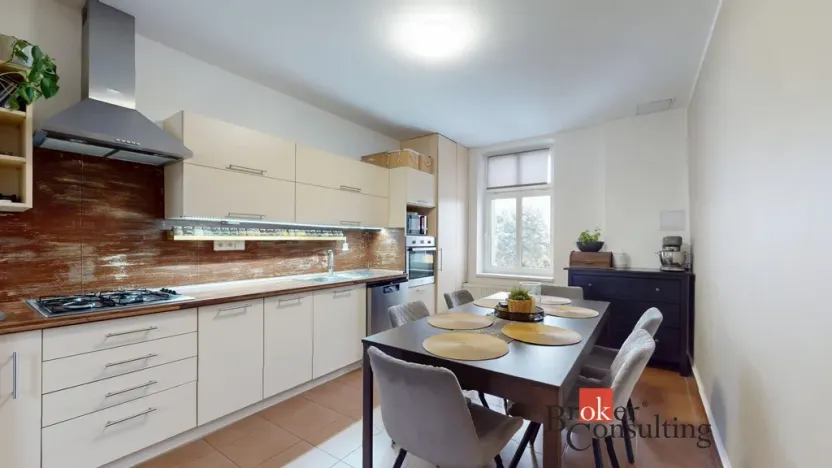Pronájem bytu 5+1, Žatec, Chomutovská, 124 m2