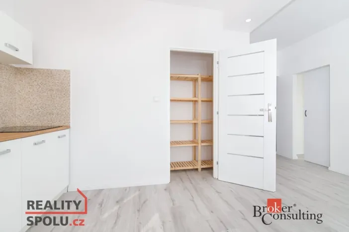 Prodej bytu 2+kk, Karviná - Nové Město, Jaroslava Vrchlického, 40 m2