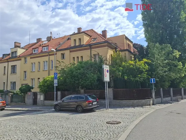 Pronájem bytu 3+1, Praha - Střešovice, Na zástřelu, 120 m2