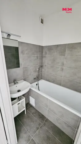 Pronájem bytu 1+1, Děčín - Děčín II-Nové Město, Kamenická, 36 m2