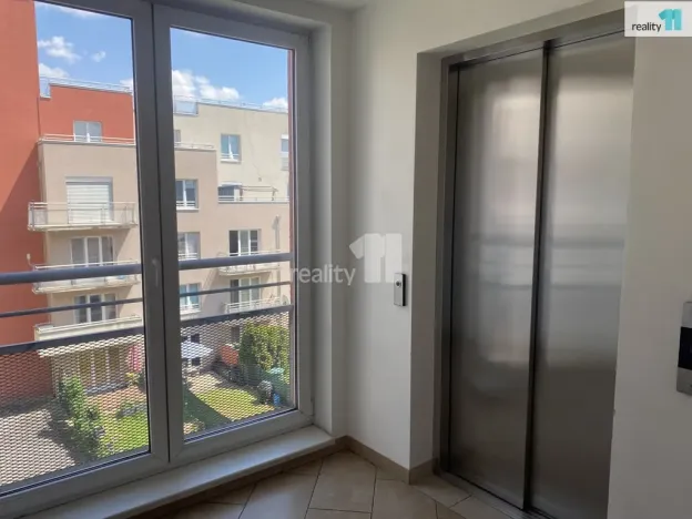 Pronájem bytu 2+kk, Praha - Záběhlice, Mikanova, 52 m2