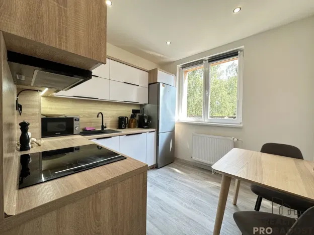 Prodej bytu 3+1, Třinec, Bezručova, 65 m2
