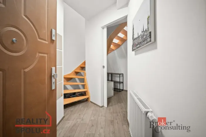Pronájem bytu 1+kk, Praha - Vršovice, Bulharská, 58 m2
