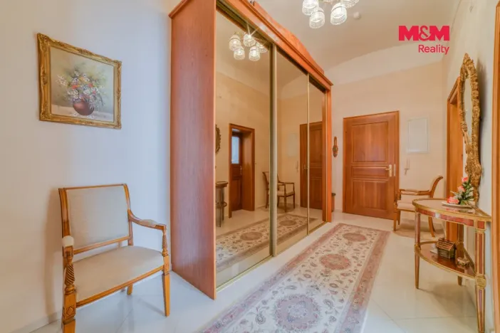 Prodej bytu 3+1, Mariánské Lázně - Úšovice, Anglická, 95 m2