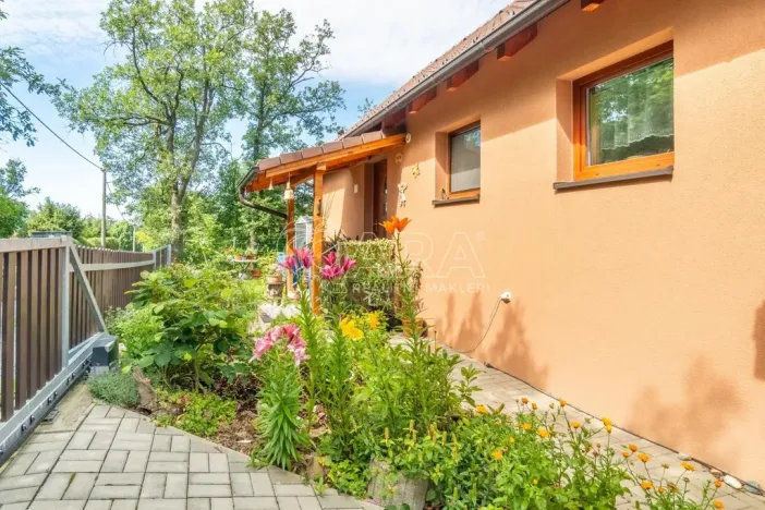 Prodej chaty, Dolní Břežany - Lhota, U Lesa, 50 m2