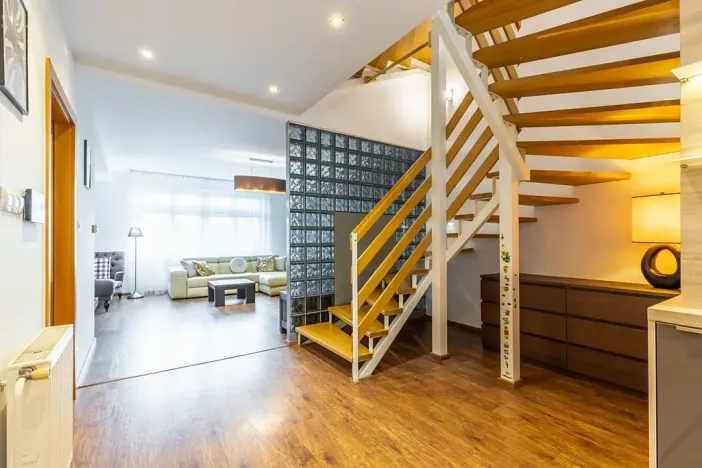 Prodej rodinného domu, Praha - Benice, Okrasná, 230 m2