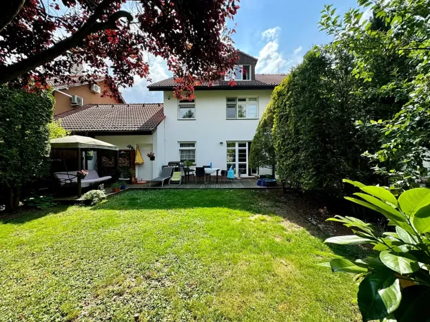 Prodej rodinného domu, Praha - Benice, Okrasná, 230 m2