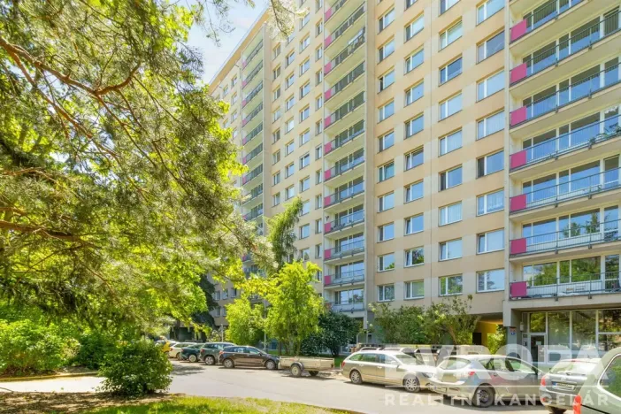 Prodej bytu 2+1, Praha - Kobylisy, Chabařovická, 62 m2