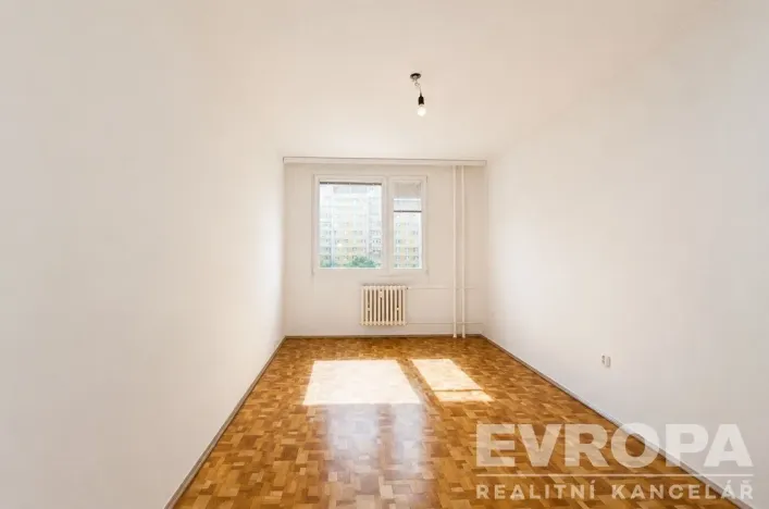 Prodej bytu 2+1, Praha - Kobylisy, Chabařovická, 62 m2