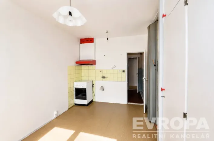 Prodej bytu 2+1, Praha - Kobylisy, Chabařovická, 62 m2