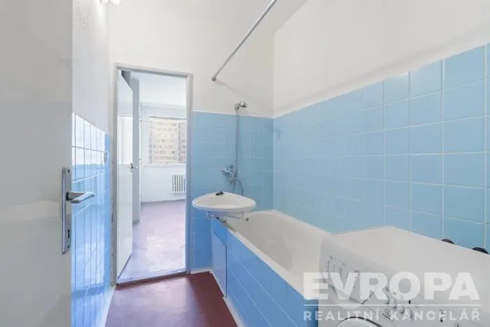 Prodej bytu 2+1, Praha - Kobylisy, Chabařovická, 62 m2