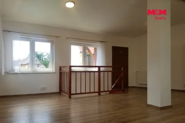 Pronájem atypického bytu, Droužkovice, Rudé armády, 62 m2
