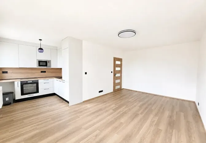 Pronájem bytu 1+kk, Praha - Záběhlice, Bramboříková, 42 m2