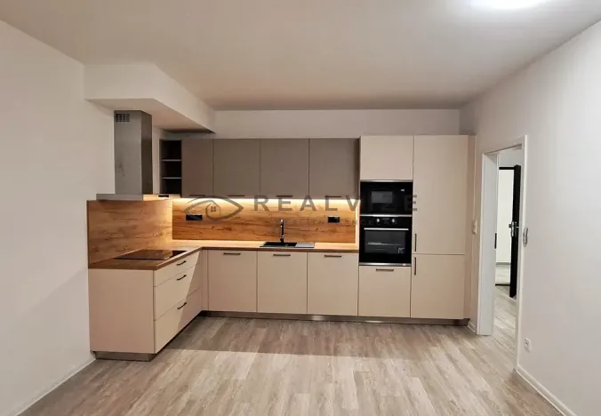 Pronájem bytu 3+kk, České Budějovice, Čakovská, 84 m2