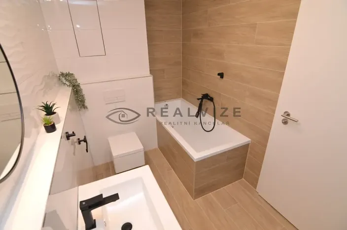 Pronájem bytu 3+kk, České Budějovice, Čakovská, 84 m2