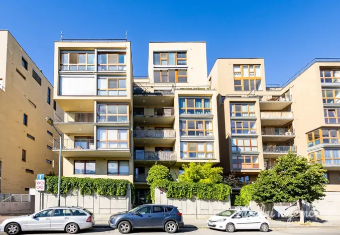 Pronájem bytu 2+kk, Praha - Holešovice, Varhulíkové, 80 m2