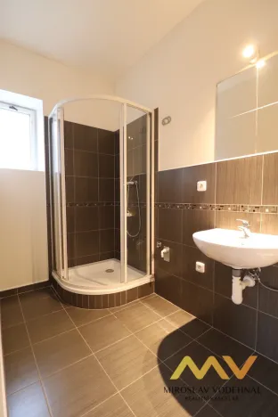 Pronájem bytu 1+kk, Hradec Králové, Dlouhá, 28 m2