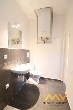 Pronájem bytu 1+kk, Hradec Králové, Dlouhá, 28 m2
