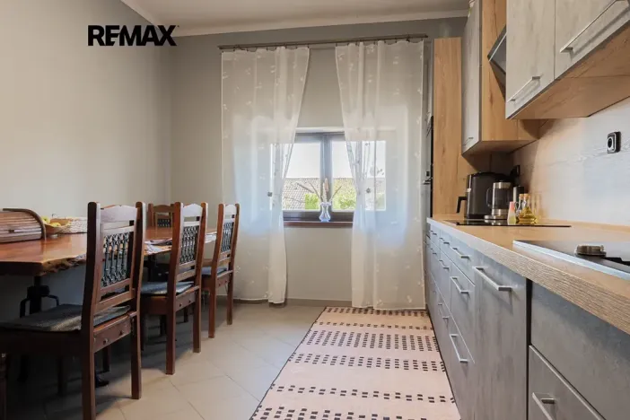 Prodej vily, Králův Dvůr, Pod Lesem, 296 m2